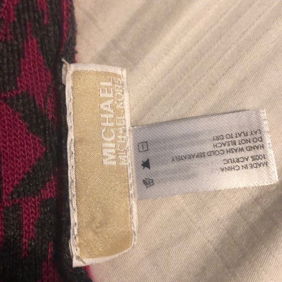 Michael Kors scarf and hat - Picture 2 of 2